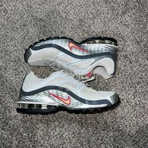 Nike Reax